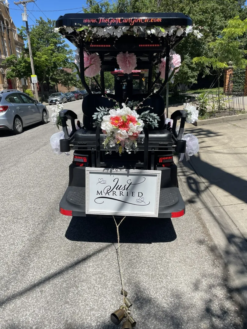A wedding cart moment with The Golf Cart Girl-CLE.