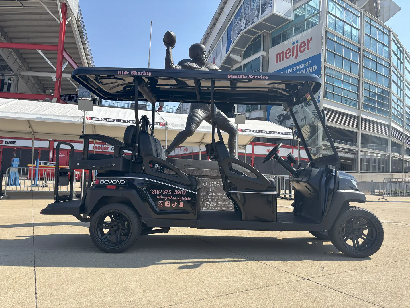Luxury golf cart 2 in Cleveland