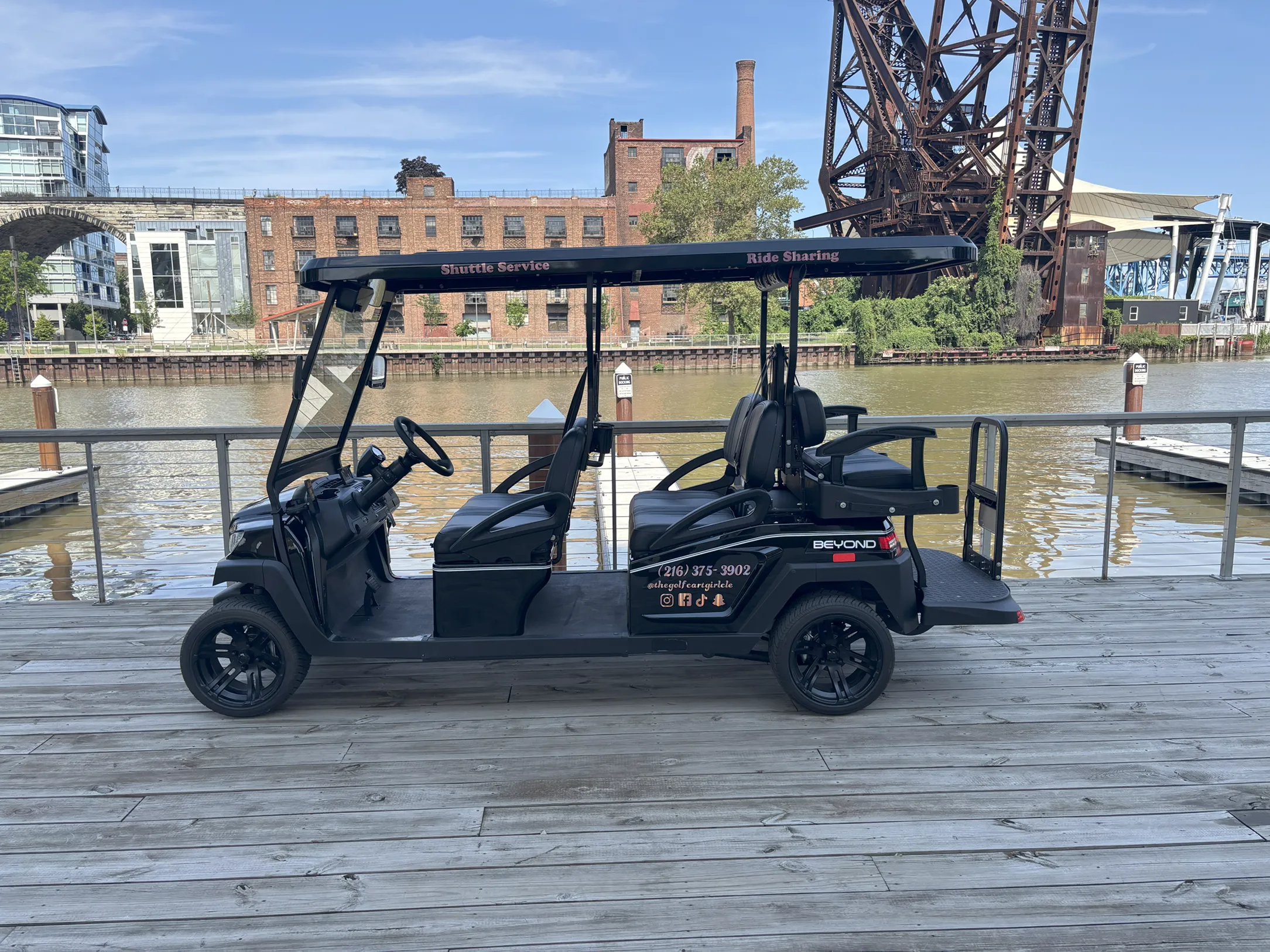 Luxury golf cart 7 in Cleveland