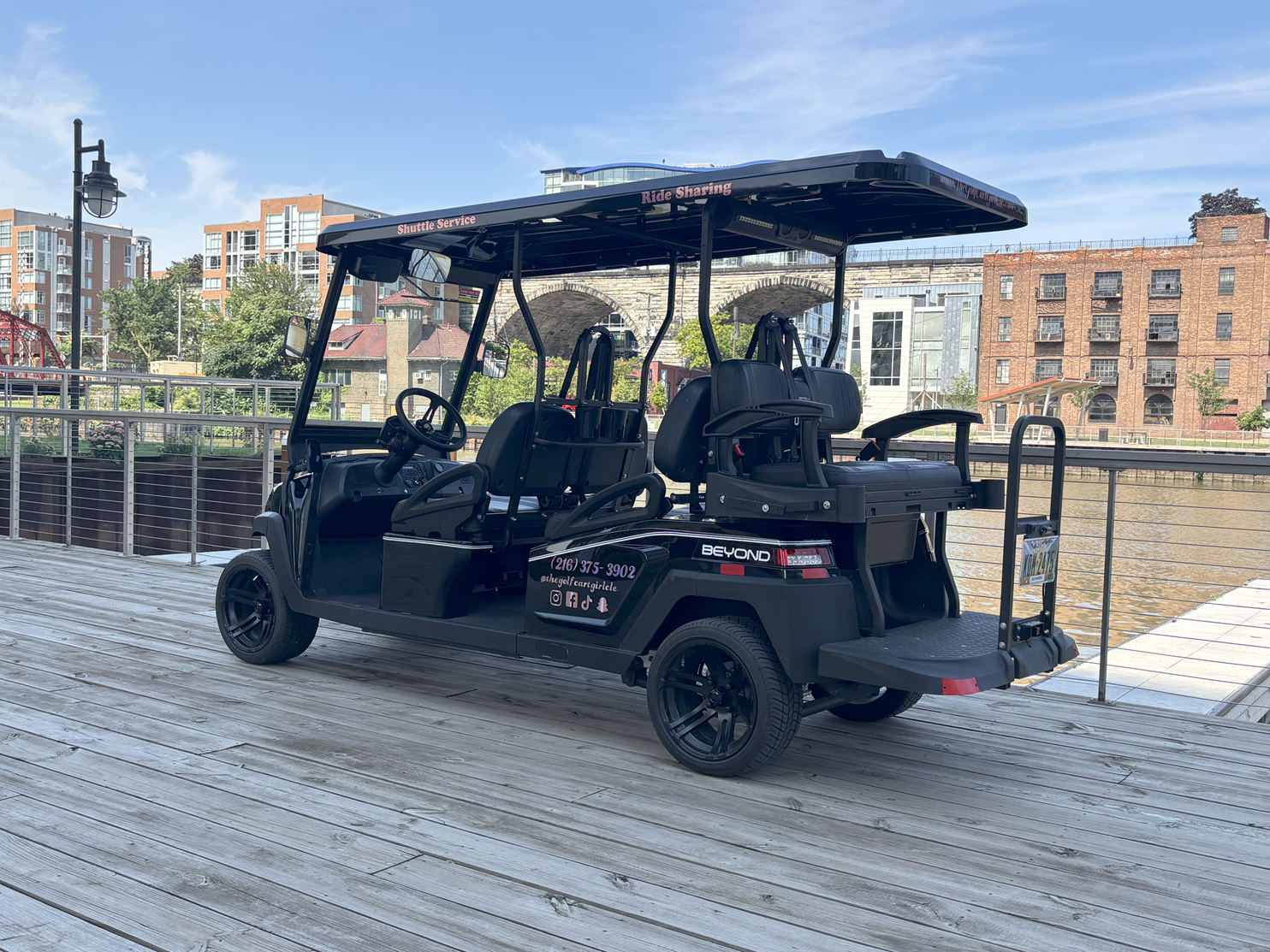 Luxury golf cart 9 in Cleveland