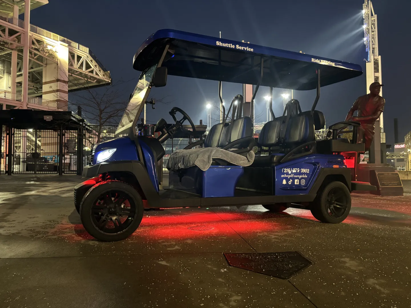 Luxury golf cart 32 in Cleveland
