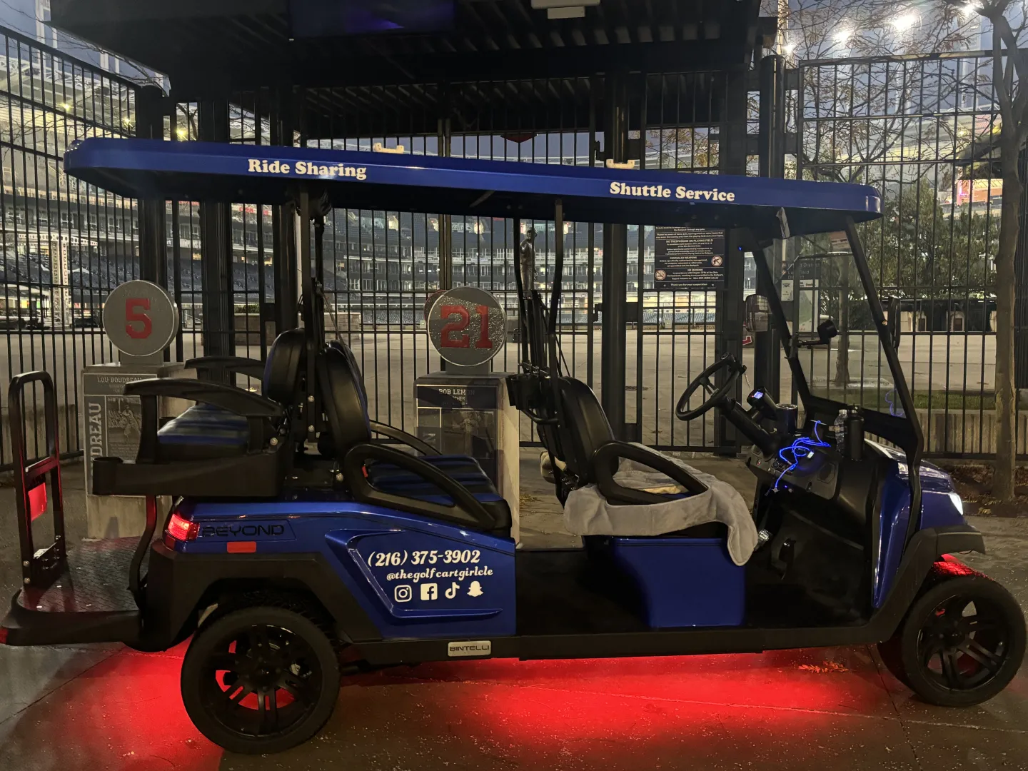 Luxury golf cart 35 in Cleveland