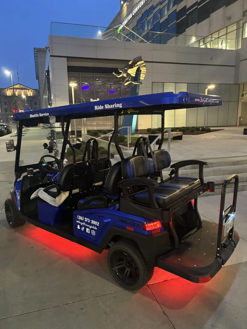 Luxury golf cart 38 in Cleveland