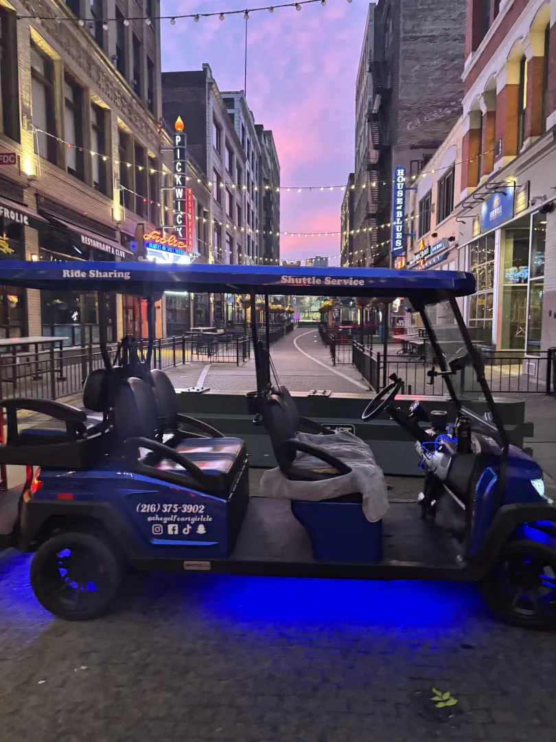 Luxury golf cart 44 in Cleveland