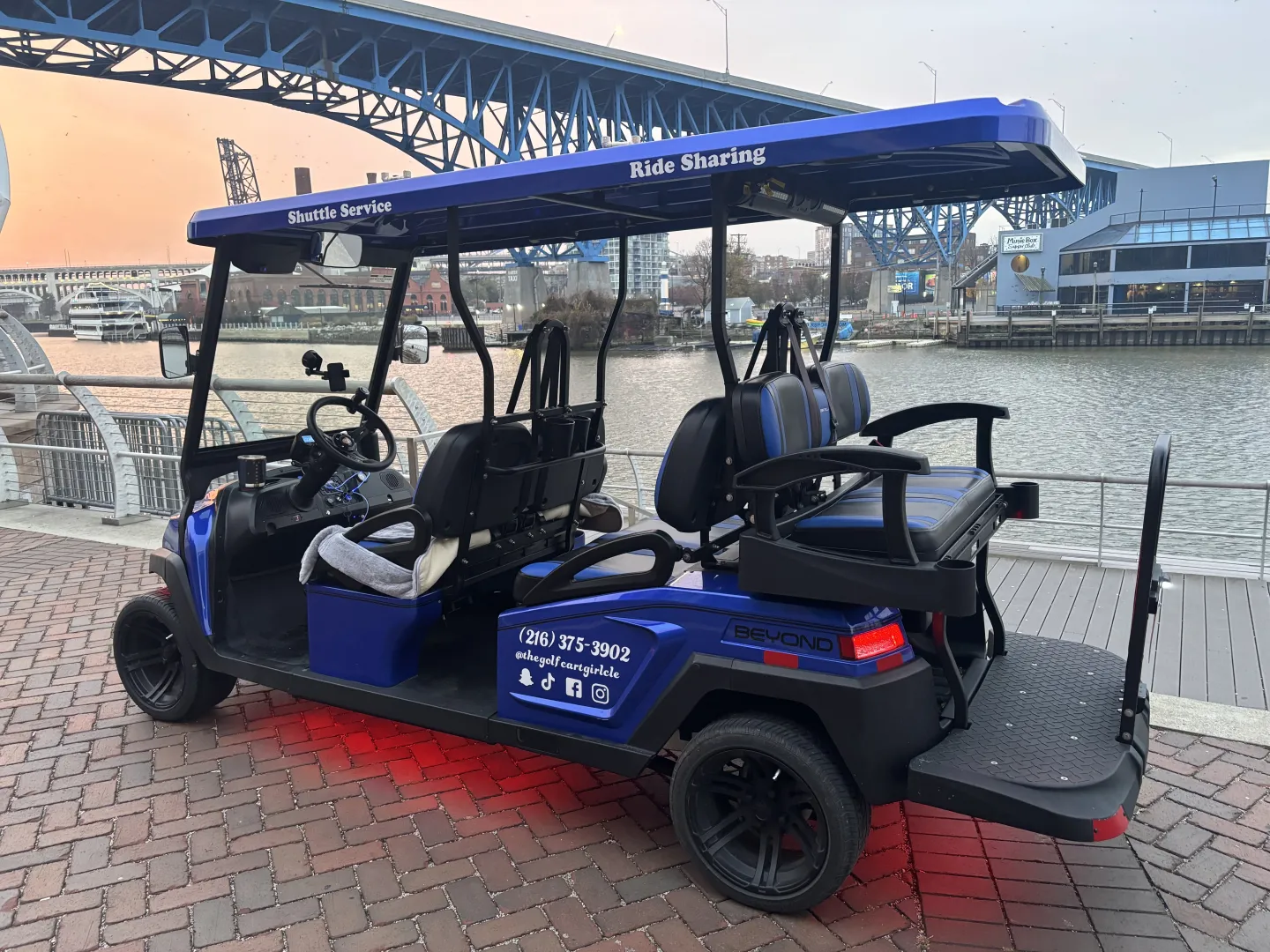 Luxury golf cart 49 in Cleveland