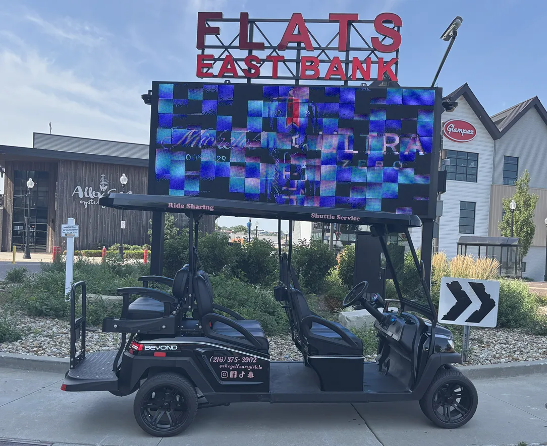 Luxury golf cart 14 in Cleveland