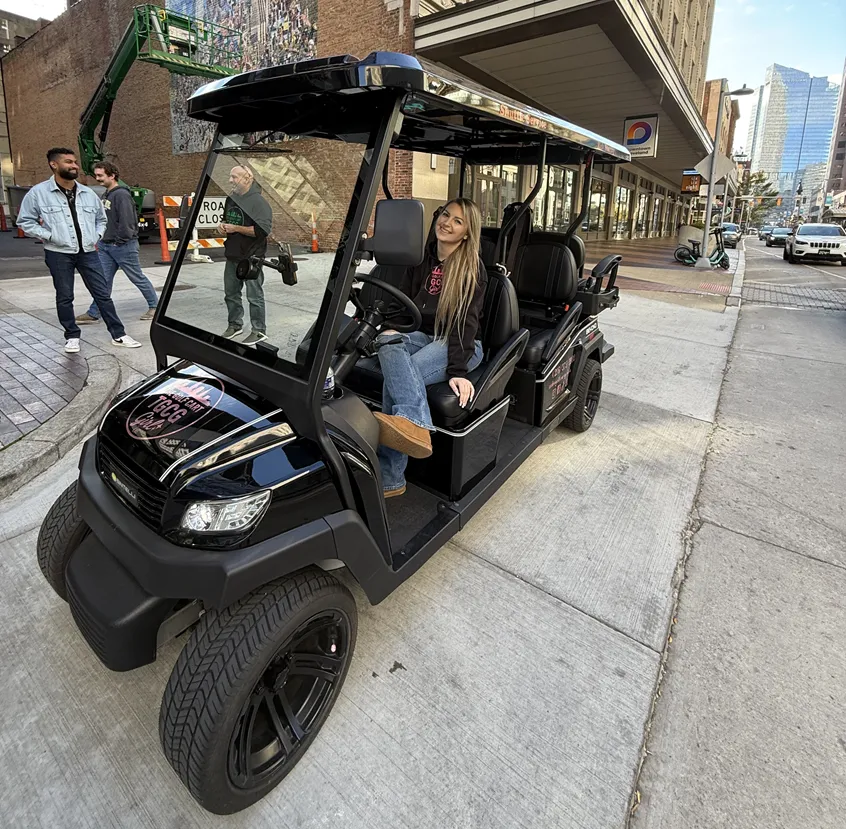 Luxury golf cart 24 in Cleveland