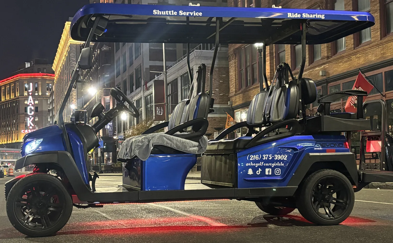 Luxury golf cart 36 in Cleveland